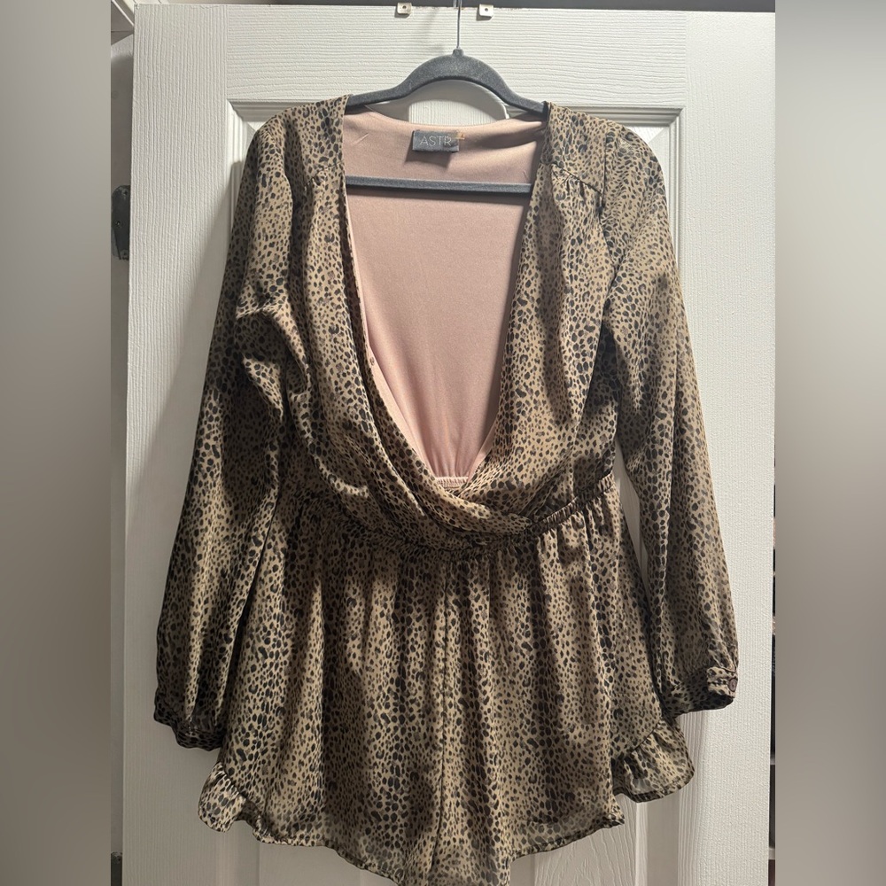 ASTR Leopard Print Long Sleeve Ruffled Romper